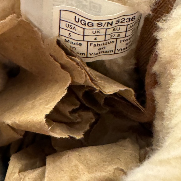 Ugh neumel boots - Picture 5 of 6